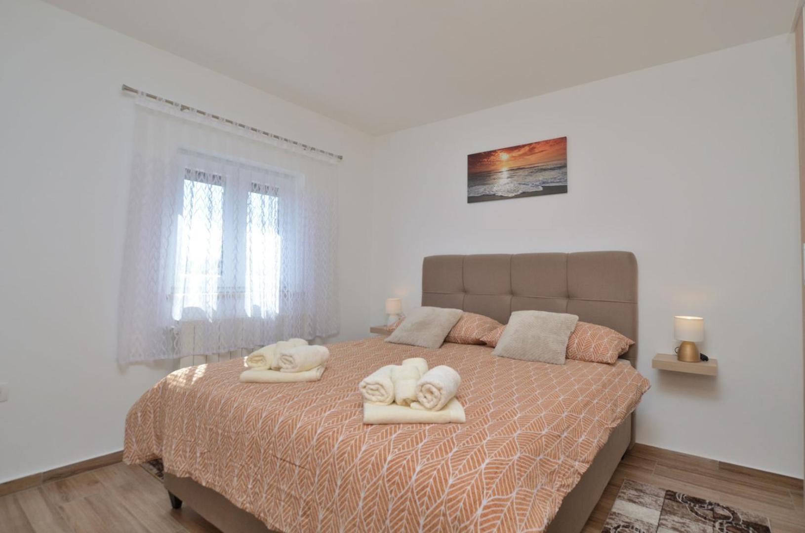 Poolside Holiday House Лабин Екстериор снимка